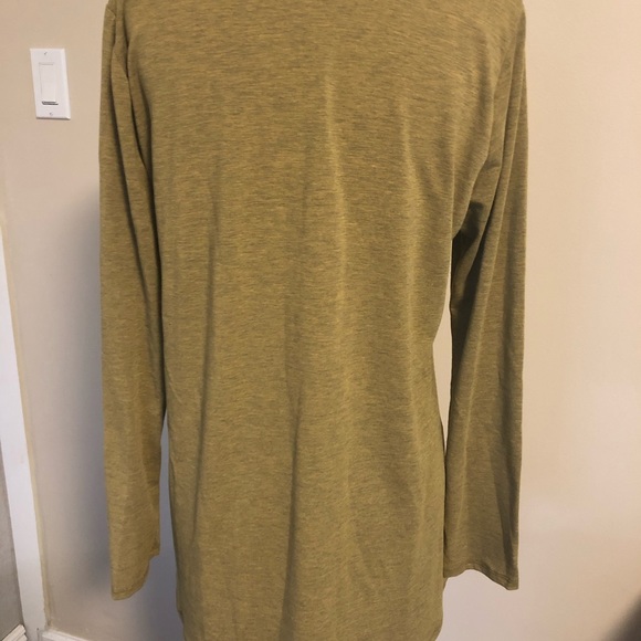 Top - Picture 4 of 4